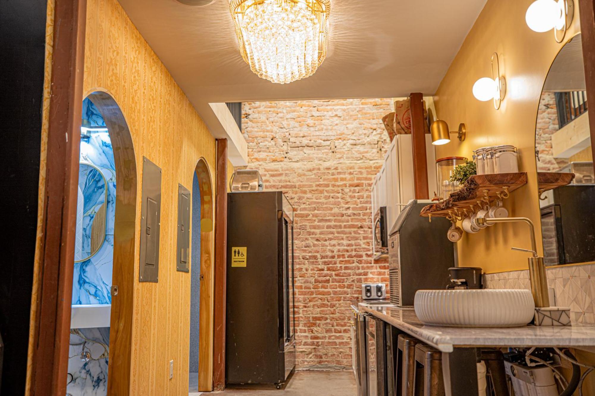 Social Stays - Santa Barbara'S First Hostel On State Street Santa Bárbara Exterior foto